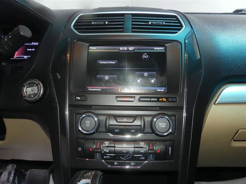 Used 2016 Ford Explorer XLT w/ Equipment Group 202A AWD/4WD image 37