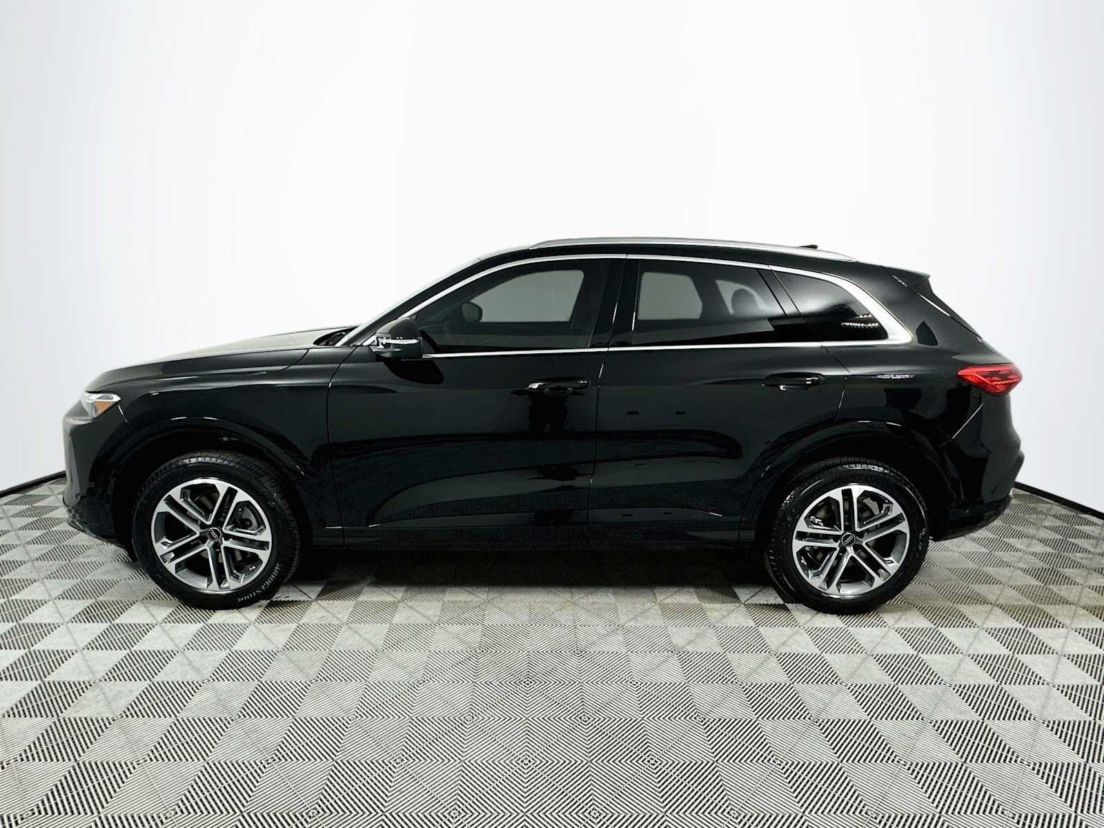 New 2026 Audi Q5 Premium AWD/4WD image 4