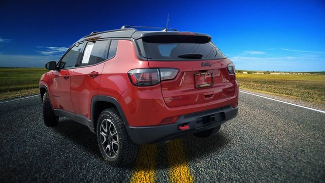 Certified 2025 Jeep Compass Trailhawk w/ Trailhawk Elite Group AWD/4WD image 2