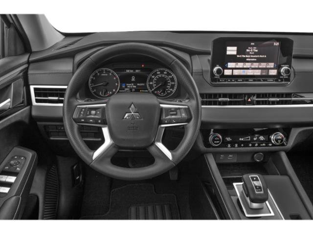 Used 2022 Mitsubishi Outlander ES AWD/4WD image 2