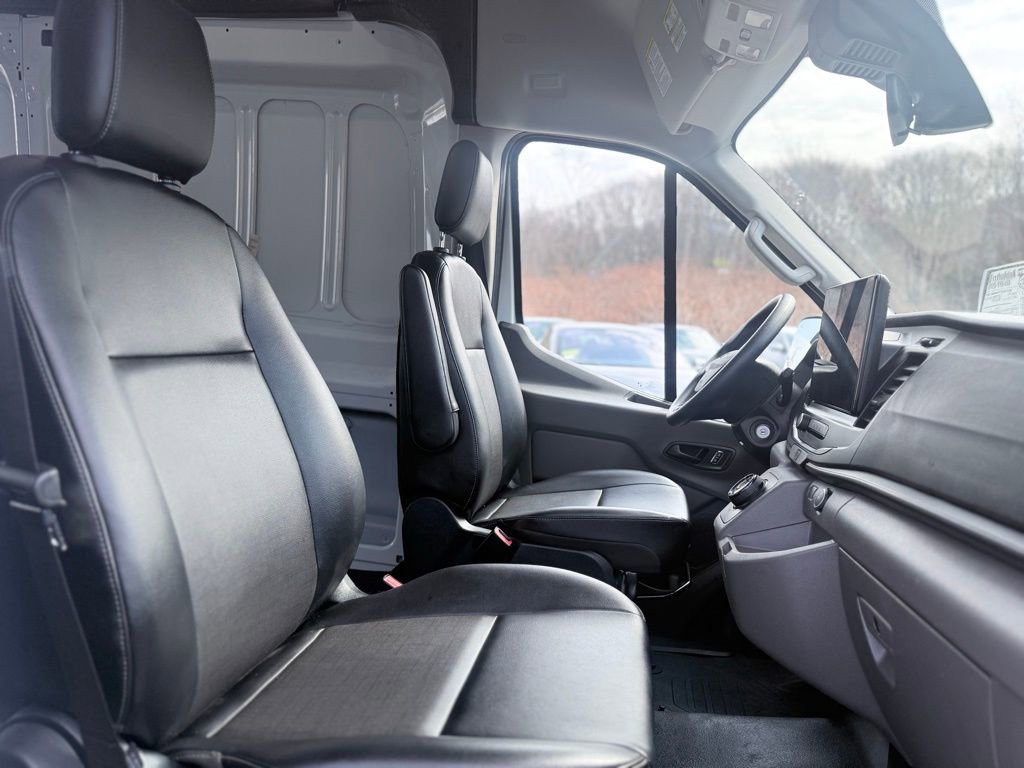 Used 2022 Ford E-Transit 148 High Roof Extended RWD image 22