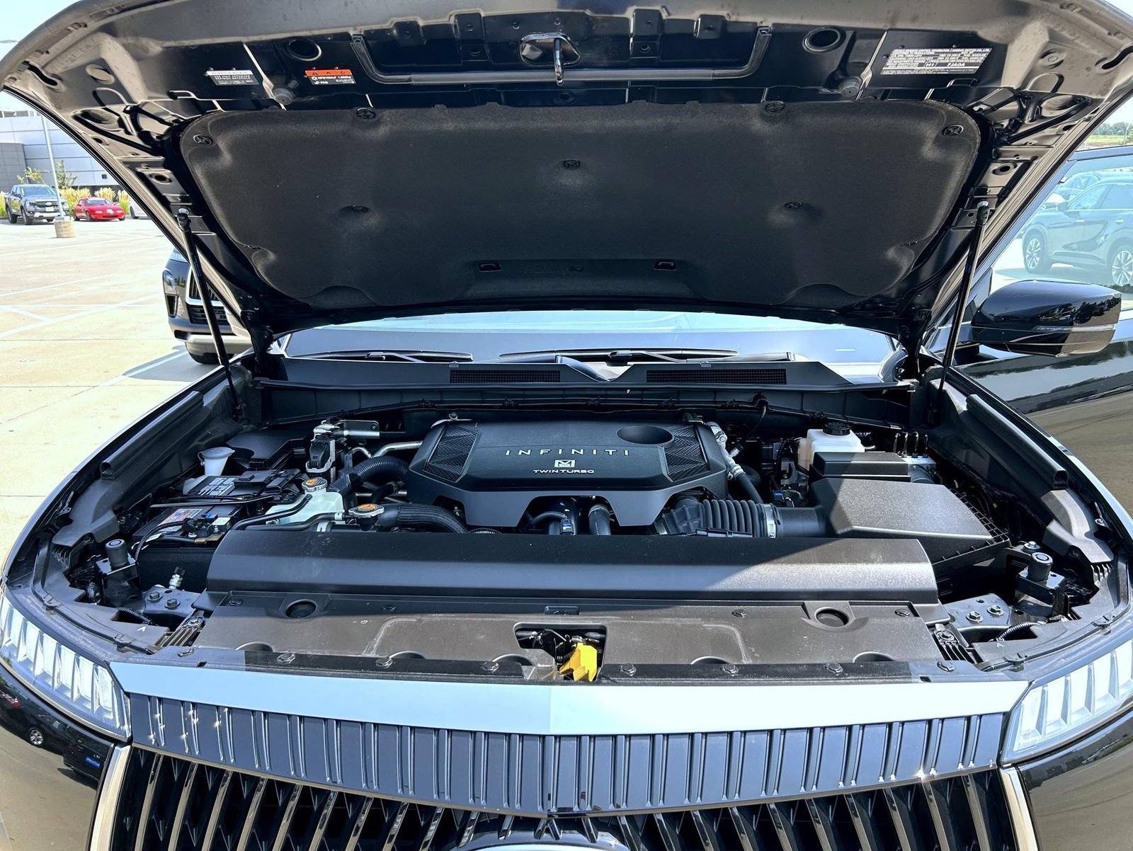 Certified 2025 INFINITI QX80 Pure AWD/4WD image 26