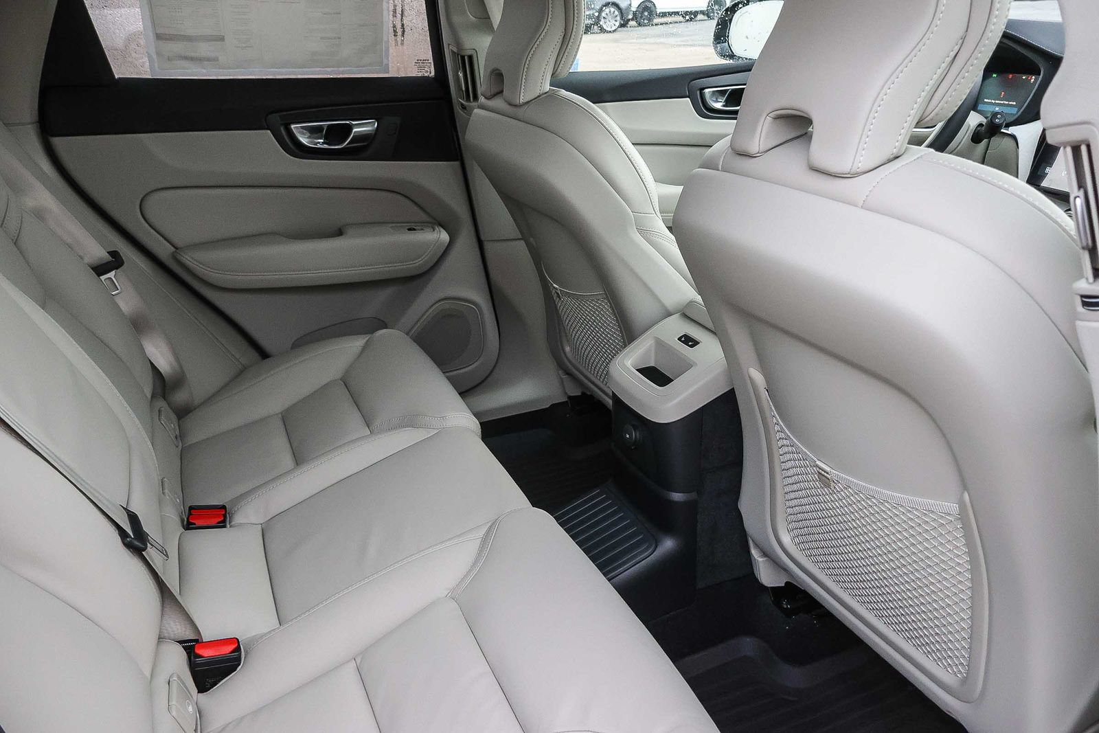 New 2026 Volvo XC60 T8 Ultra w/ Protection Package Premier AWD/4WD image 21