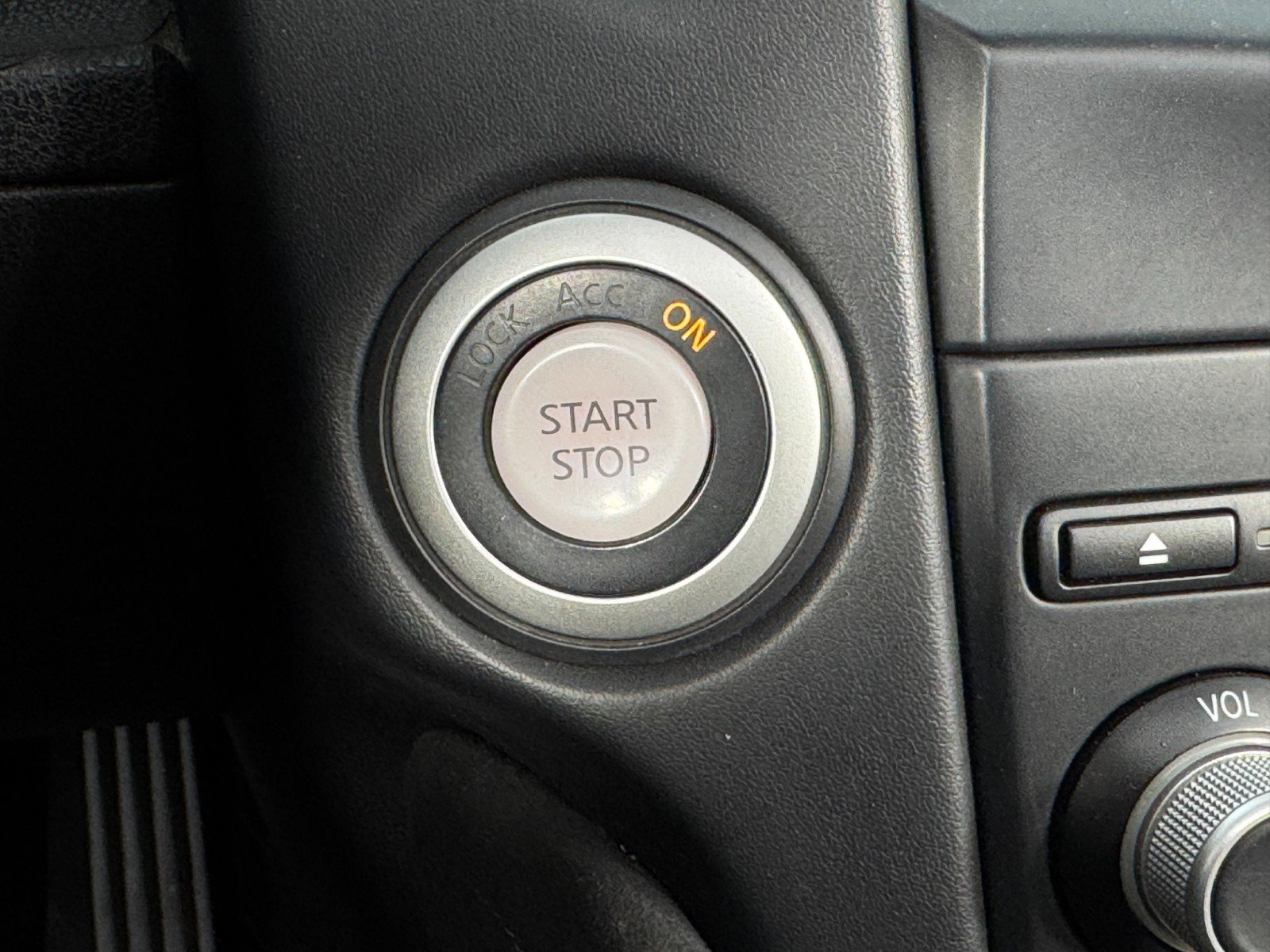 Used 2010 Nissan 370Z Touring w/ Sport Pkg image 20