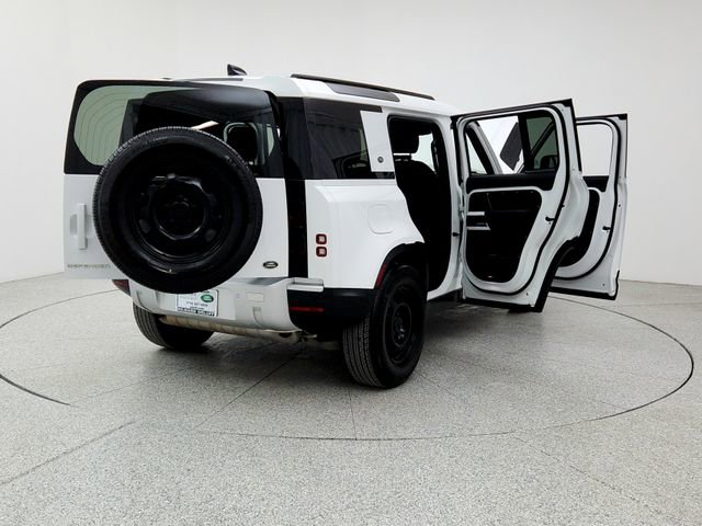 Used 2022 Land Rover Defender 110 image 11