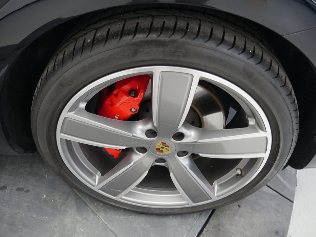 Certified 2023 Porsche Cayenne GTS AWD/4WD image 16