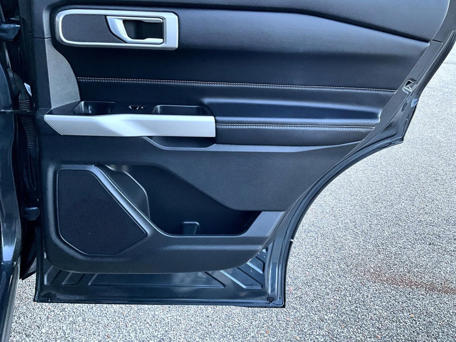 Used 2023 Ford Explorer XLT image 18