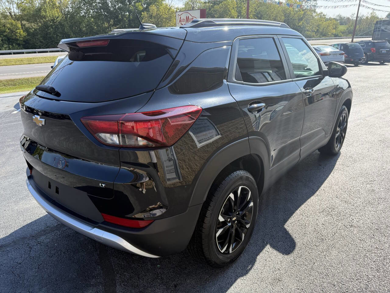 Used 2023 Chevrolet TrailBlazer LT w/ Convenience Package image 4
