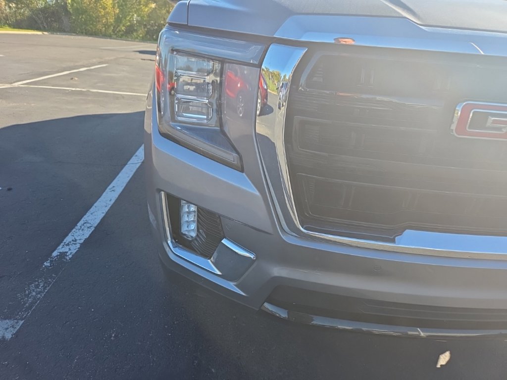 Used 2022 GMC Yukon XL SLE w/ Gmc Pro Safety Plus Package AWD/4WD image 10