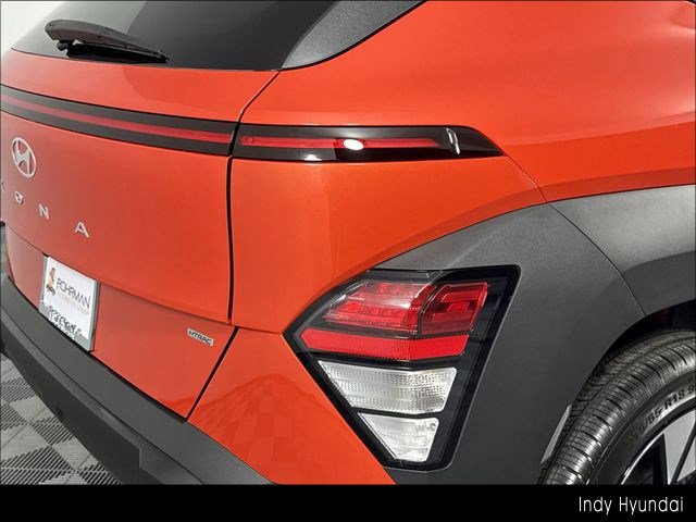 Certified 2025 Hyundai Kona SEL image 37