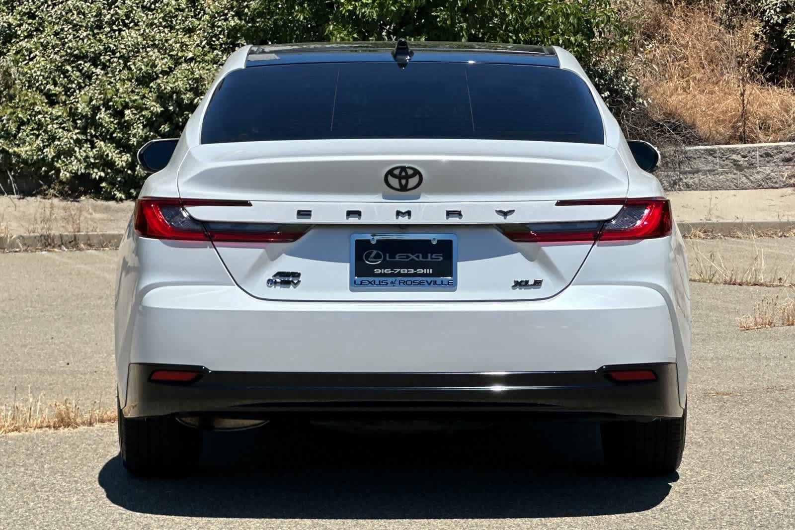 Used 2025 Toyota Camry XLE w/ Premium Package AWD/4WD image 8
