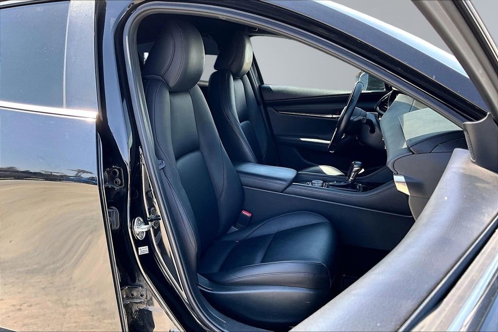 Used 2019 MAZDA MAZDA3 AWD Hatchback w/ Preferred Pkg image 16
