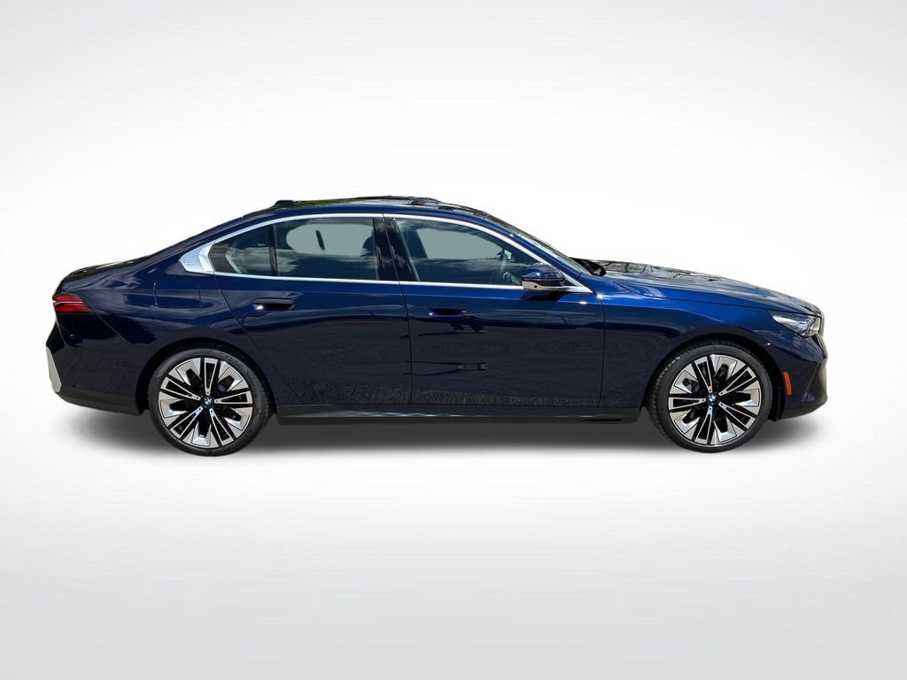 New 2026 BMW 530i xDrive w/ Premium Package AWD/4WD video 2