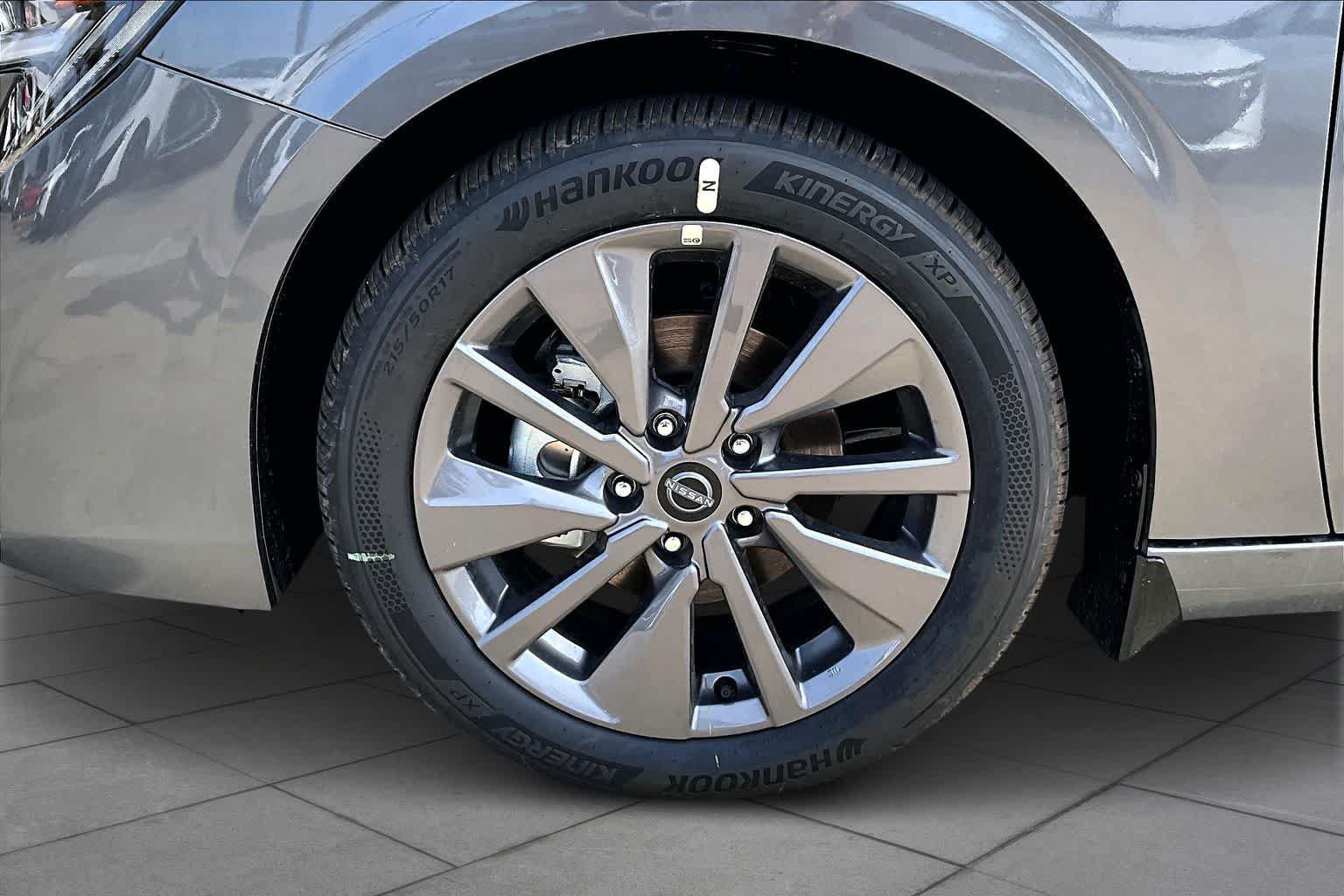 New 2026 Nissan Sentra SL w/ Floor Mat Package FWD image 9