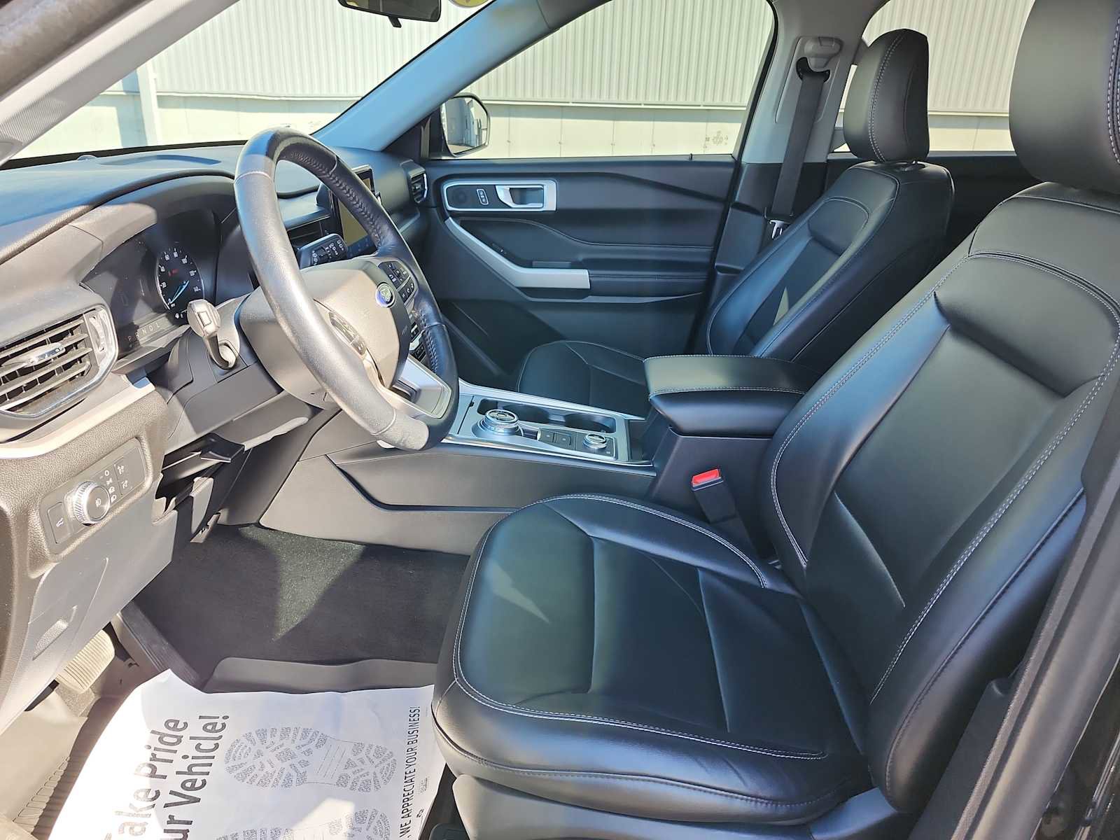 Used 2022 Ford Explorer XLT w/ Equipment Group 202A image 11