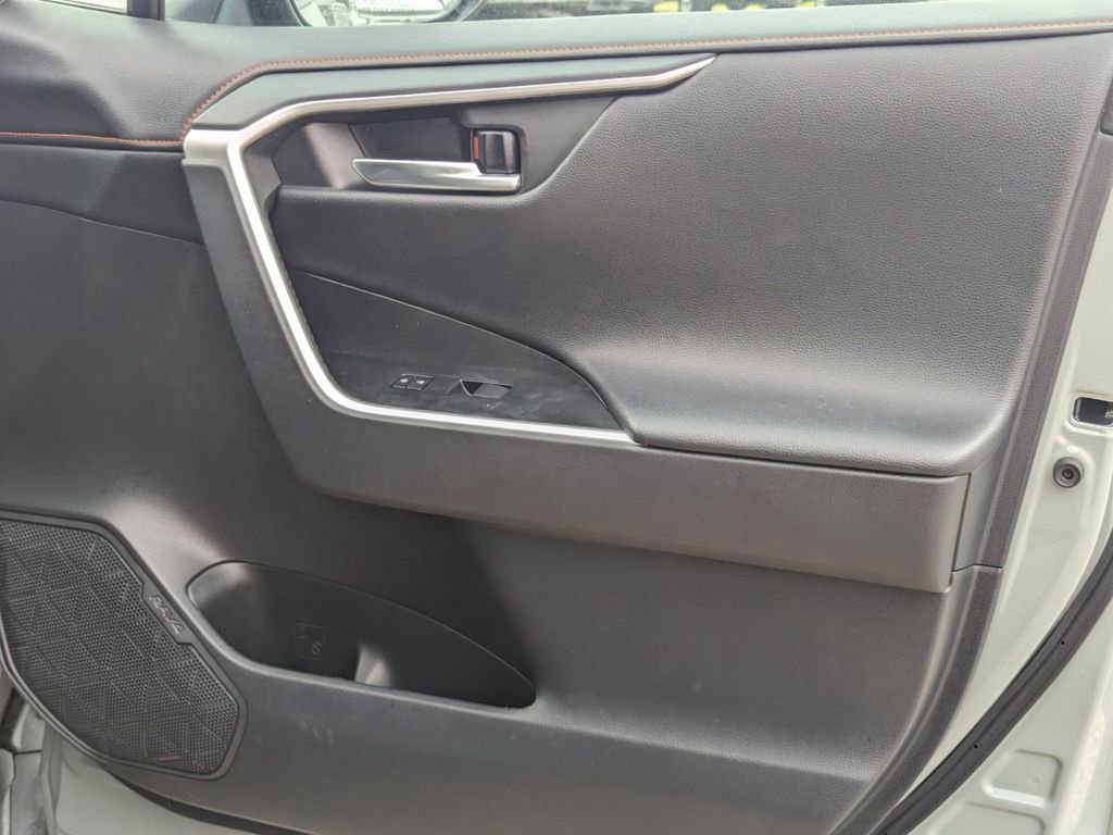 Used 2021 Toyota RAV4 Adventure image 32