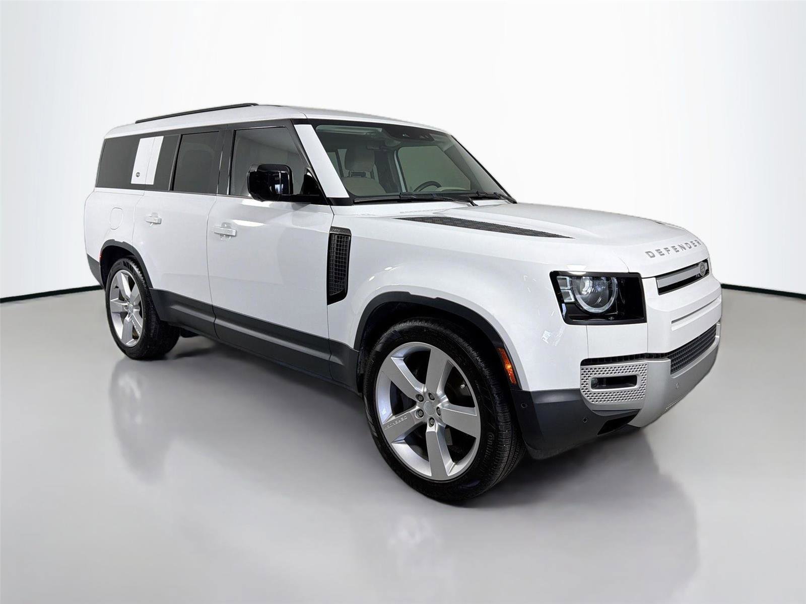 Used 2024 Land Rover Defender 130 S image 3