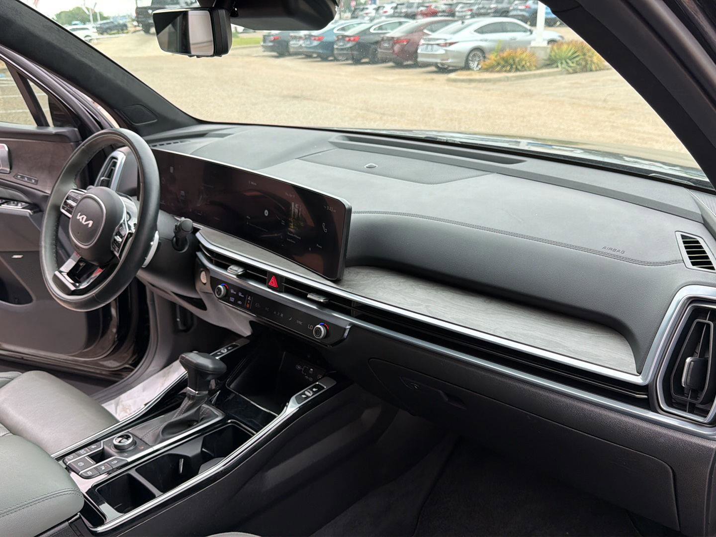 Used 2024 Kia Sorento SX Prestige w/ Sage Leather Package image 20