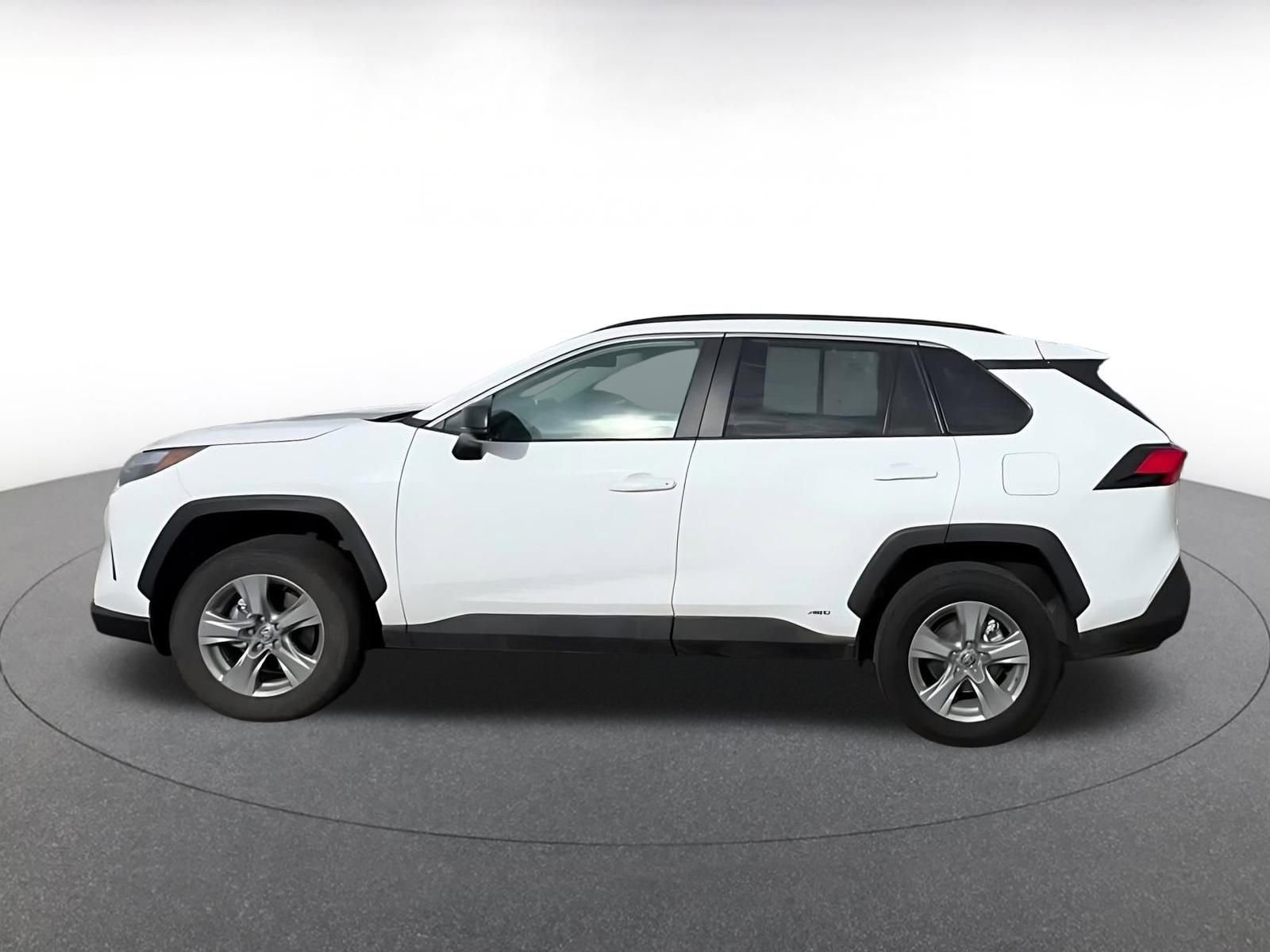 Used 2025 Toyota RAV4 LE image 8