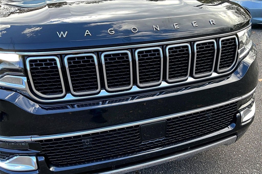 Used 2022 Jeep Wagoneer Series III w/ Flexible Seating Group image 28
