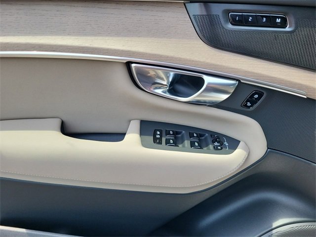 New 2026 Volvo XC90 T8 Plus image 10