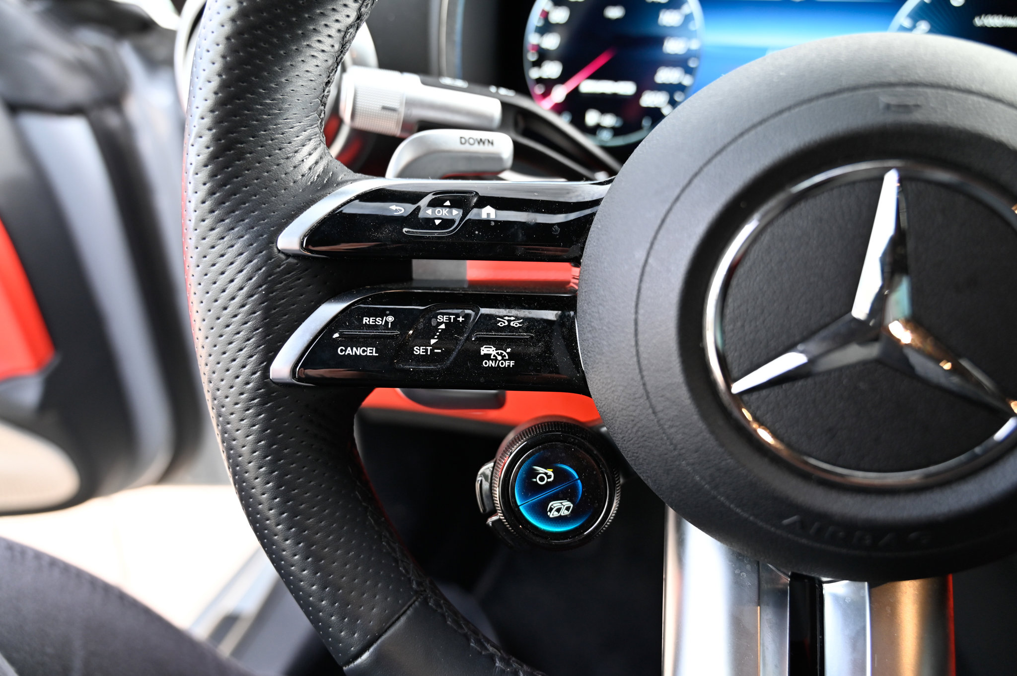 Used 2024 Mercedes-Benz SL 63 AMG 4MATIC image 25