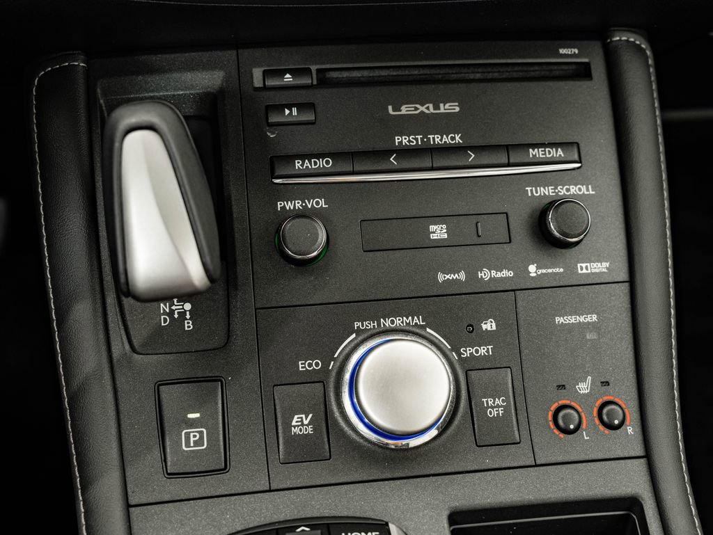 Used 2014 Lexus CT 200h FWD image 34