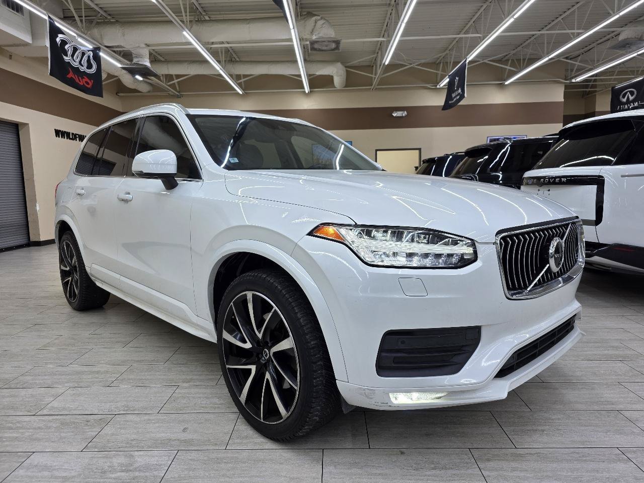 Used 2020 Volvo XC90 T6 Momentum w/ Protection Package Premier AWD/4WD image 4