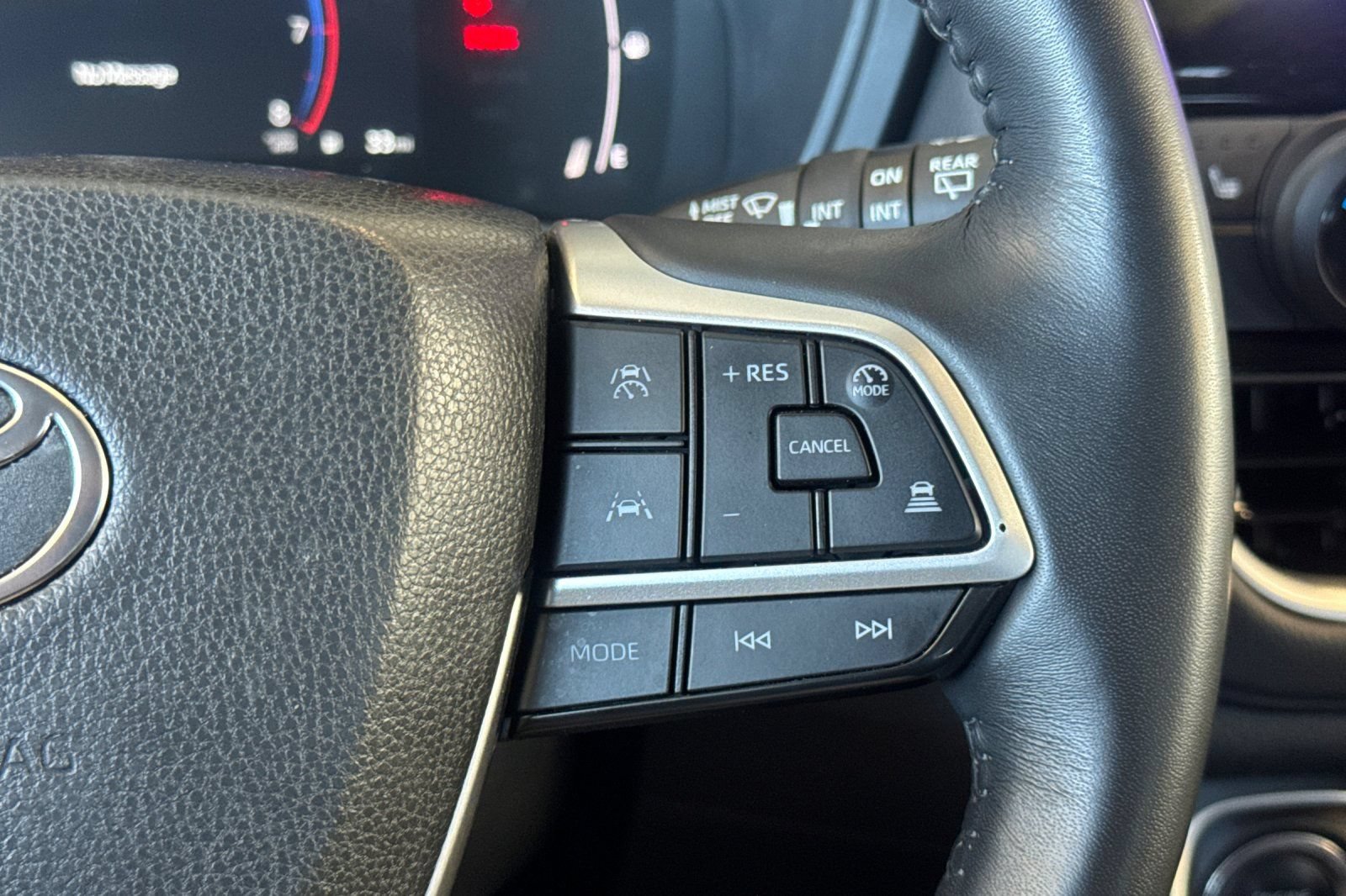 Used 2025 Toyota Grand Highlander FWD image 37