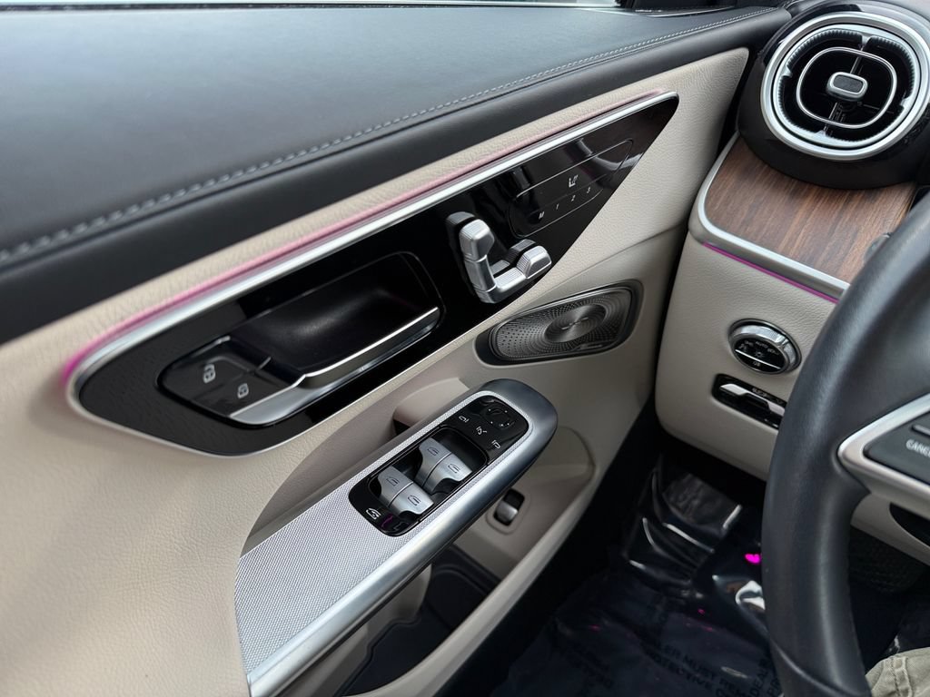 Used 2023 Mercedes-Benz GLC 300 4MATIC image 28