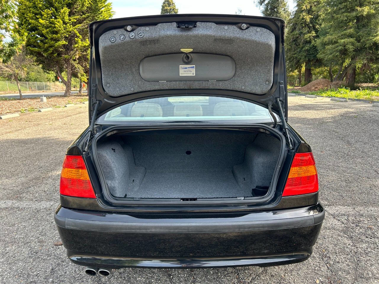 Used 2004 BMW 325i Sedan RWD image 33