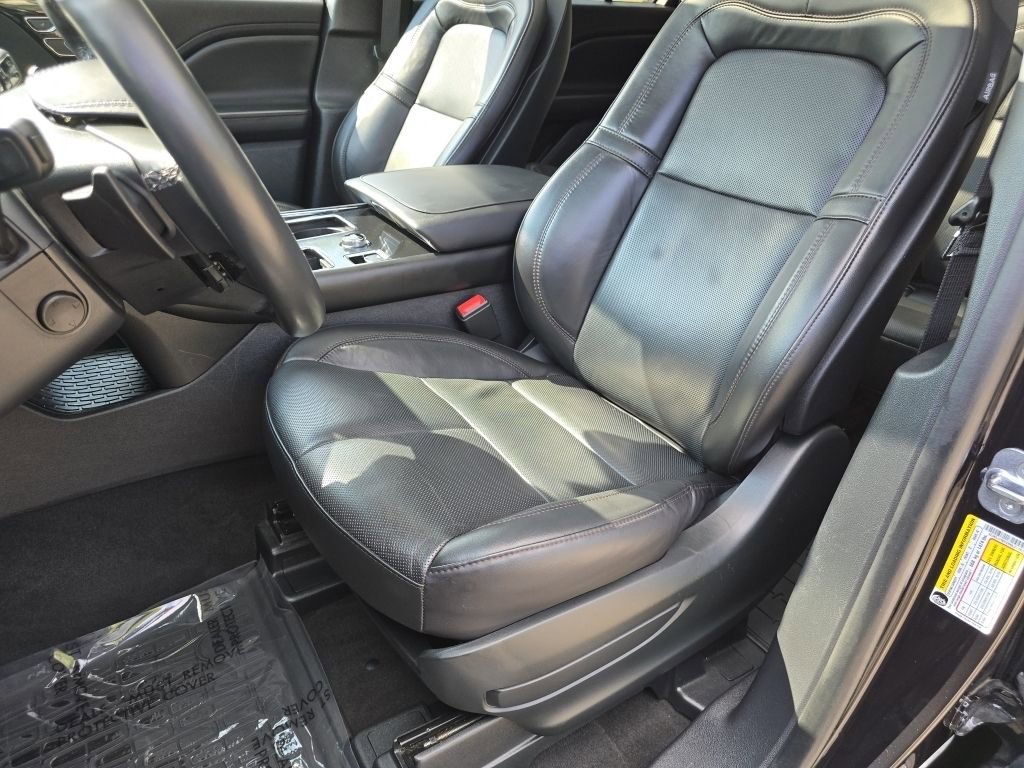 Used 2022 Lincoln Aviator Reserve w/ Elements Package Plus image 23