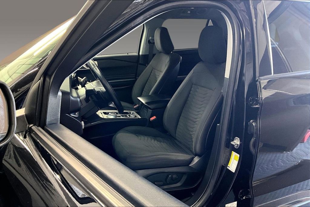 Used 2020 Ford Explorer XLT w/ Comfort Package AWD/4WD image 14