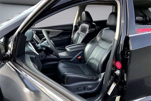 Certified 2017 Nissan Murano Platinum w/ Platinum Technology Package image 21