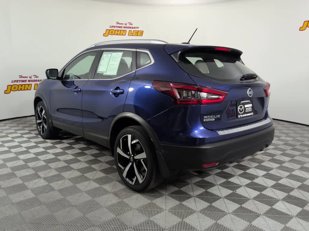 Used 2022 Nissan Rogue Sport SL w/ Premium Package FWD image 3