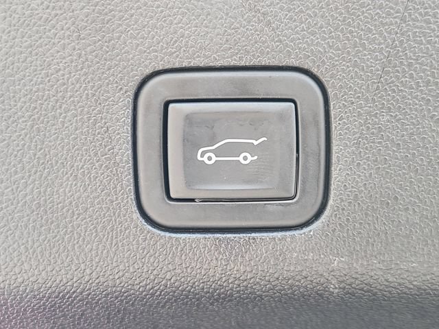 Used 2023 Cadillac Escalade Premium Luxury AWD/4WD image 7