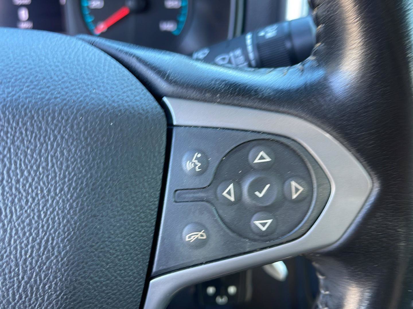 Used 2022 Chevrolet Colorado LT w/ LT Convenience Package AWD/4WD image 23