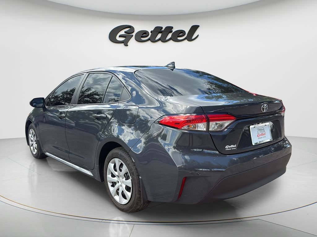 Used 2025 Toyota Corolla LE FWD image 7