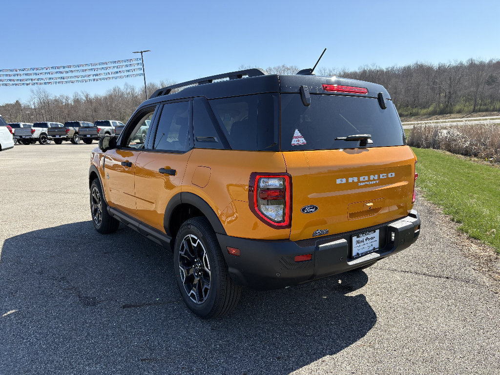 New 2026 Ford Bronco Sport Outer Banks w/ Outer Banks Tech Package+ AWD/4WD image 3