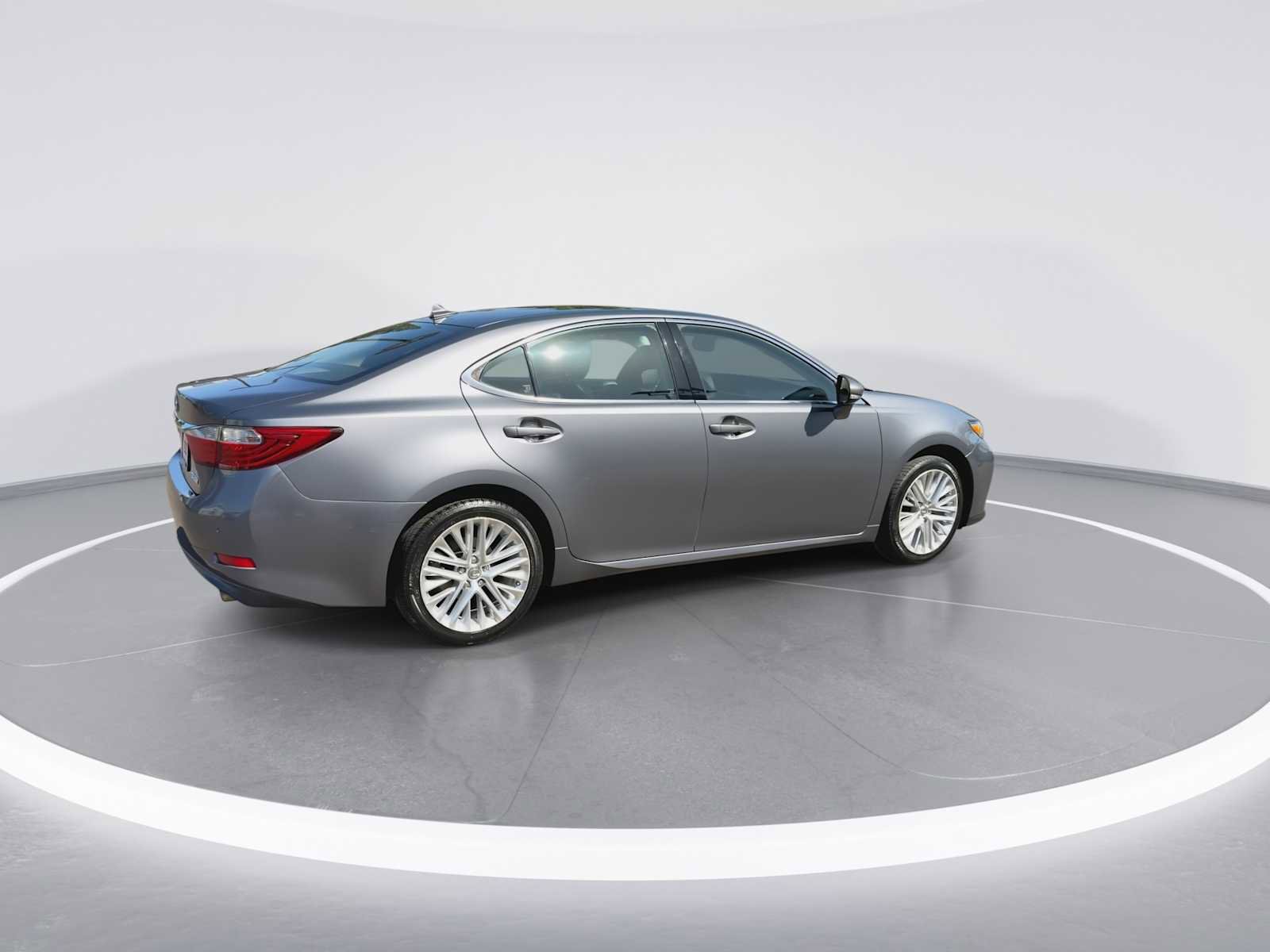 Used 2014 Lexus ES 350 w/ Luxury Package FWD image 8