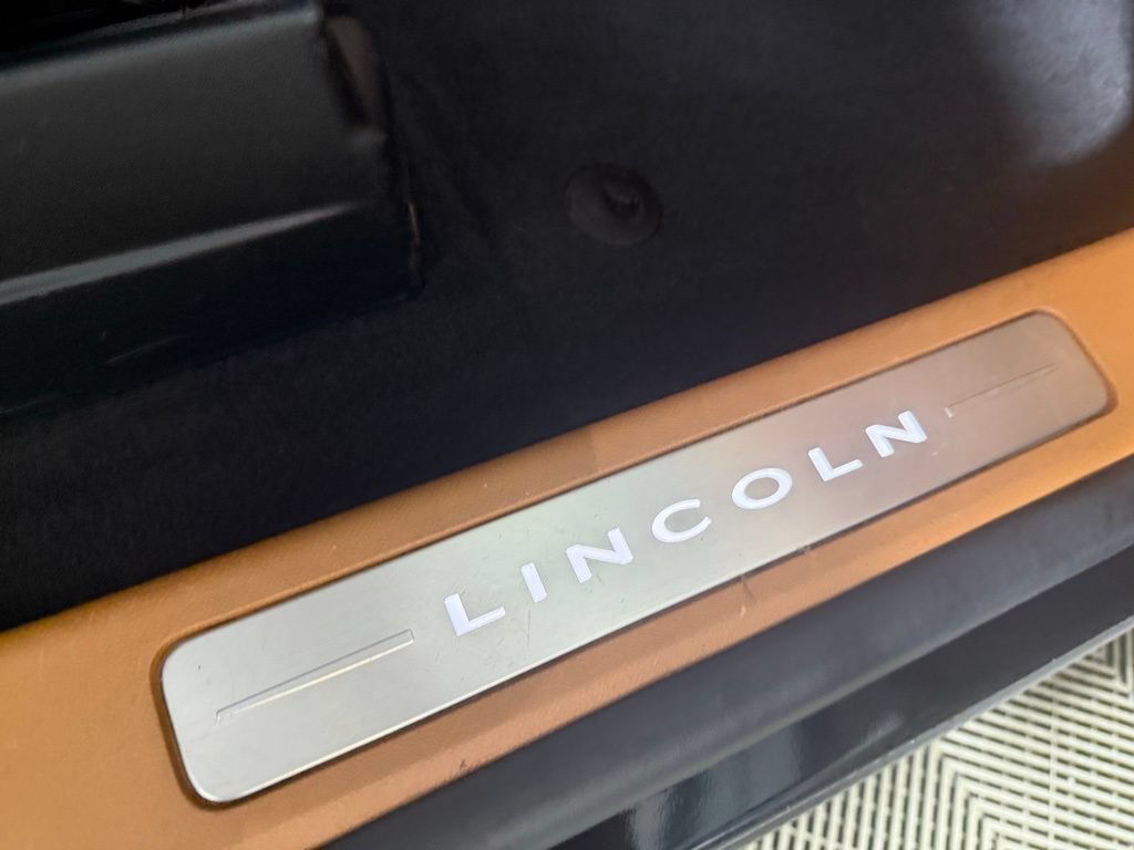 Certified 2023 Lincoln Aviator Black Label w/ Dynamic Handling Package AWD/4WD image 11