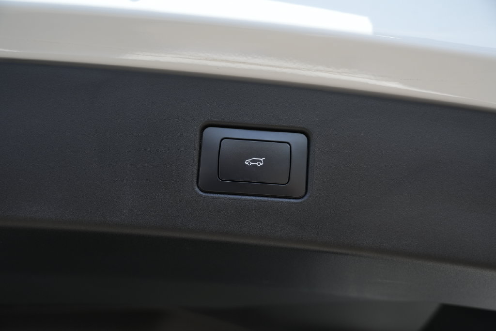 Used 2023 Fisker Ocean Ultra AWD/4WD image 15