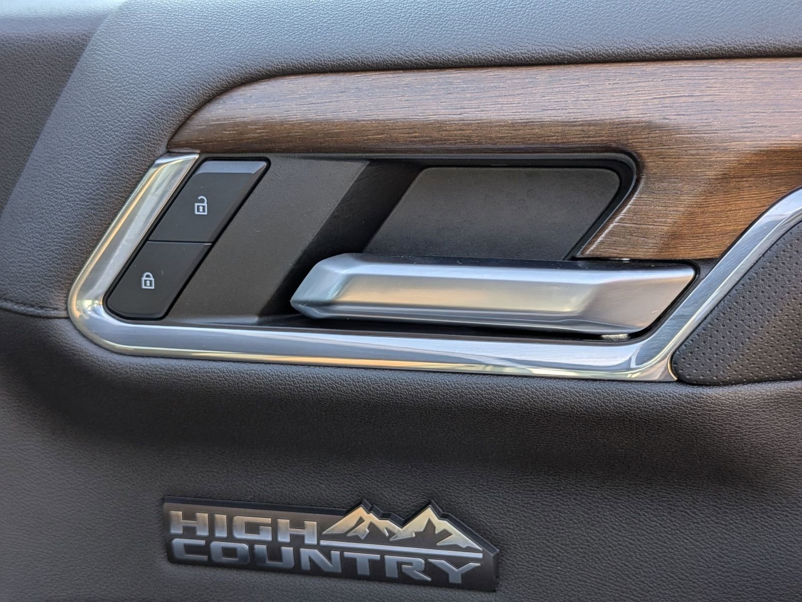 Used 2023 Chevrolet Silverado 1500 High Country image 34