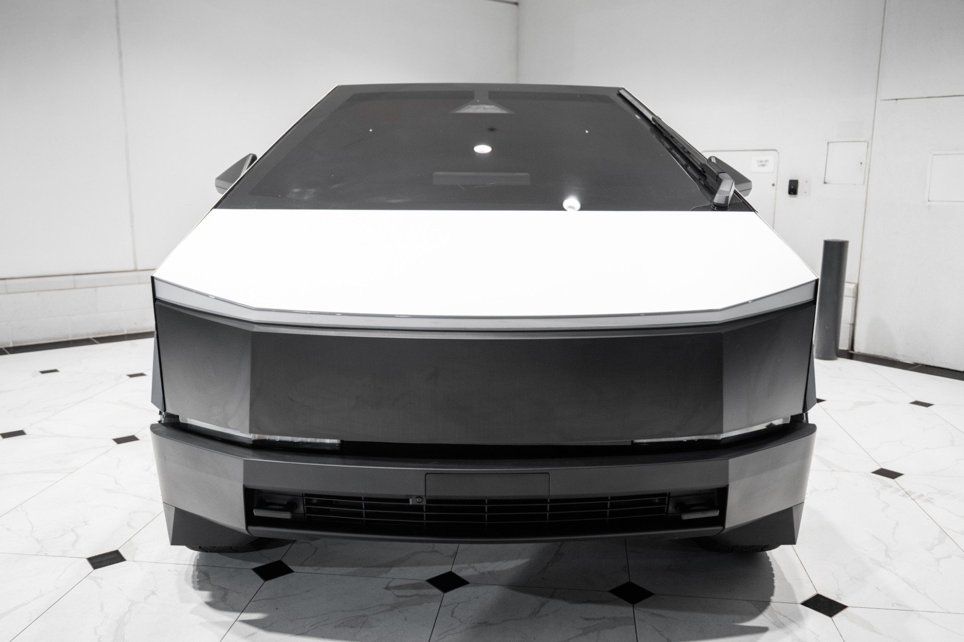 Used 2024 Tesla Cybertruck Cyberbeast AWD/4WD image 4