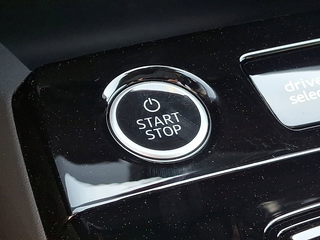 Used 2025 Audi A6 e-tron Premium w/ Ultra Package image 24