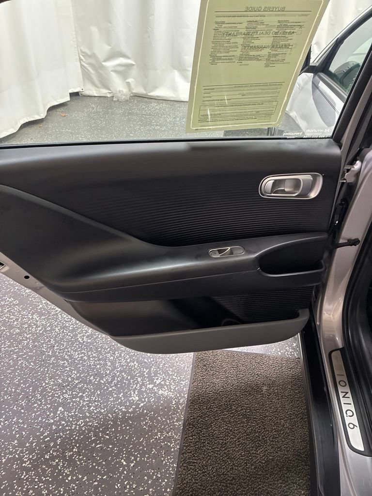 Used 2024 Hyundai Ioniq 6 SE RWD image 25