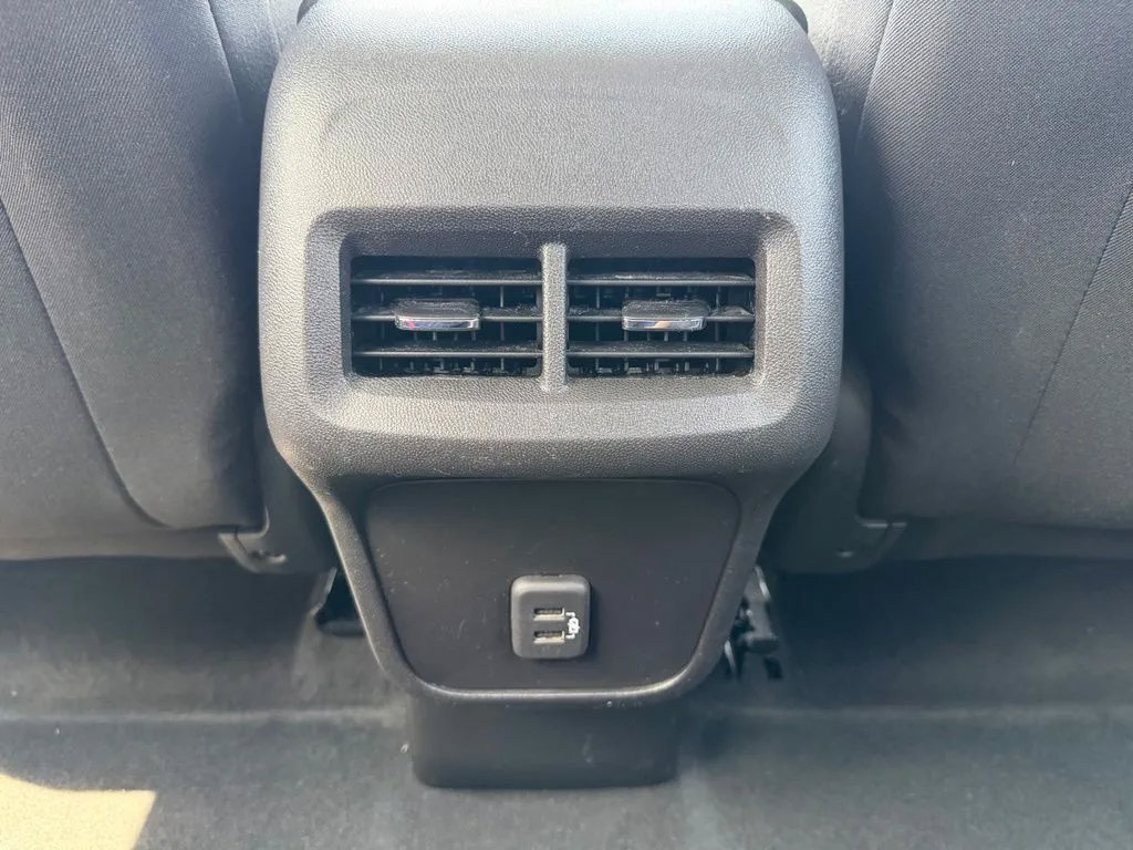 Used 2024 Chevrolet Equinox LT FWD image 29