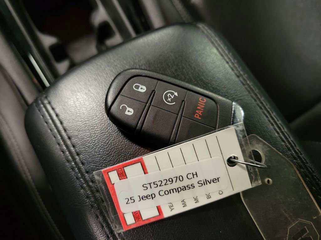 Used 2025 Jeep Compass Limited AWD/4WD image 15