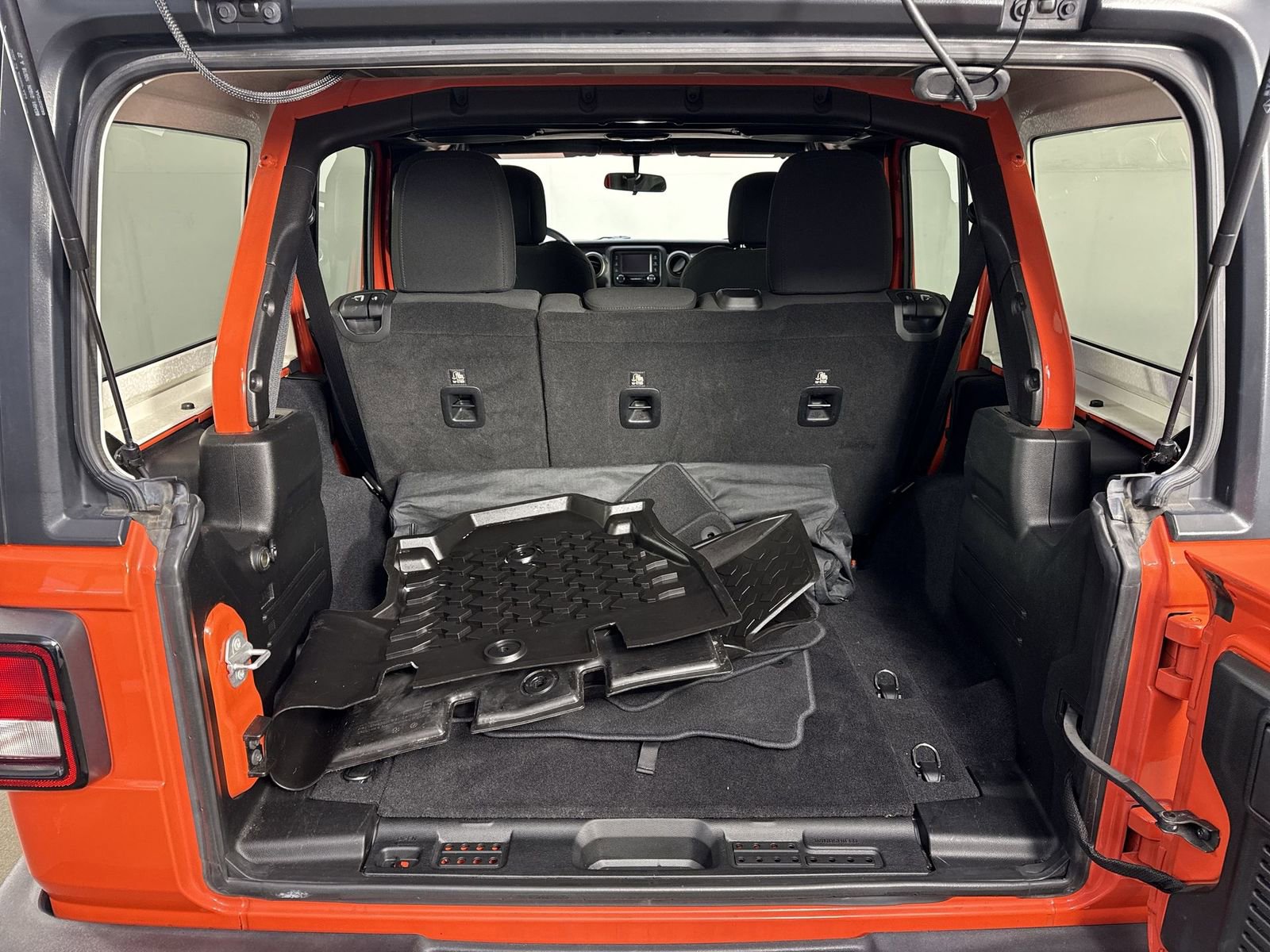 Used 2018 Jeep Wrangler Unlimited Sport AWD/4WD image 30