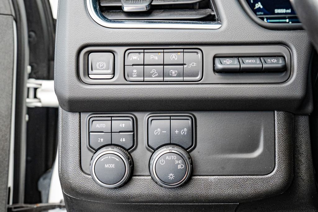 Used 2022 Chevrolet Suburban High Country image 18